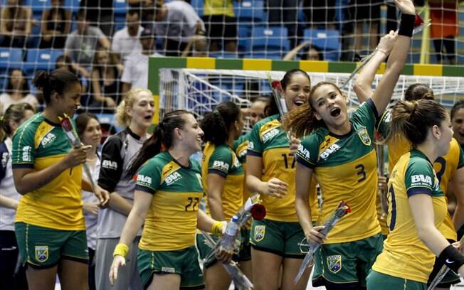 Meninas de escola de BH podem representar Brasil em Mundial de Handebol, no  Catar - Mais Esportes - Superesportes