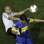 Emerson faz falta em Sosa no início da partida. Foto: AP