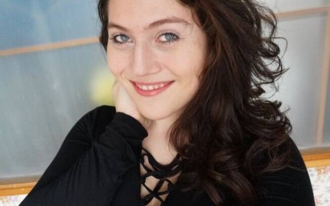 Amanda superou o preconceito e hoje faz sucesso no YouTube
