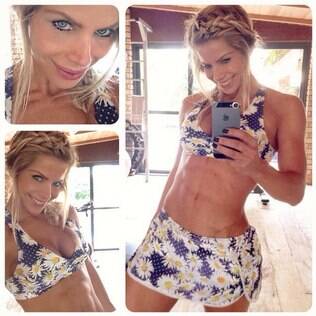 Karina Bacchi e uma das fotos do Instagram que incentivam seus seguidores