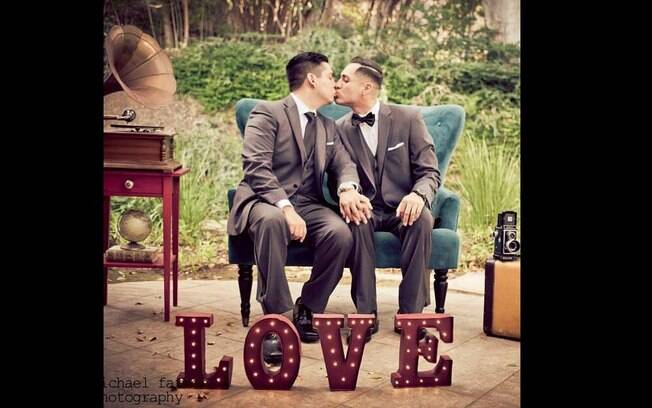 O beijo gay. Foto: Reprodução/Instagram