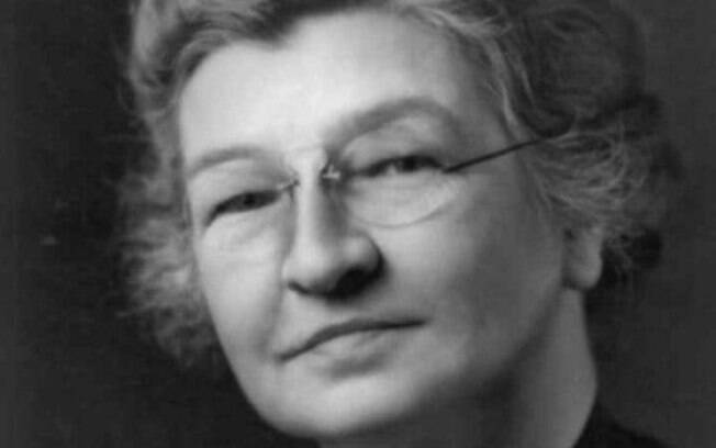 Edith Clarke (1883- 1959) é considerada uma pioneira da engenharia elétrica e da computação
