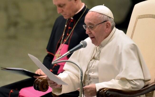 O papa Francisco ofereceu hospedagem em uma instituição da Santa Sé à uma mulher indigente que deu a luz na rua nesta madrugada