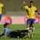 Ralf tenta passar pela marcação argentina. Foto: Mowa Press