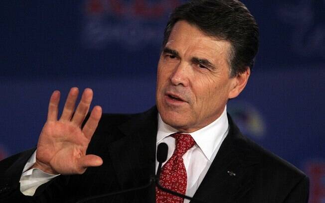 Governador do Texas Ricky Perry foi criticado por comparar homossexualidade ao alcoolismo