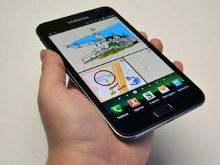 Note: no meio do caminho entre tablets e smartphones