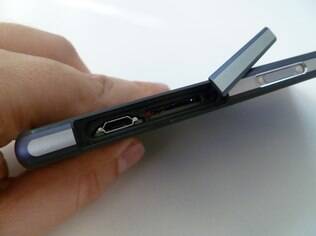 Portas do Xperia Z2 são protegidas por tampa