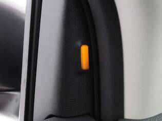 Luz é acesa toda vez que um veículo passa nas laterais do Sentra SL