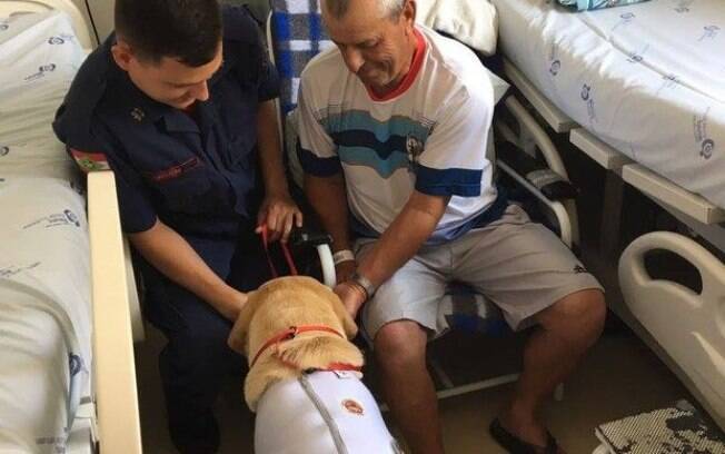 Paciente recebe visita de Ice