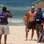 O ator foi abordado pelos fãs quando desceu da bicicleta para se refrescar. Foto: Edson Teofilo/Foto Rio News