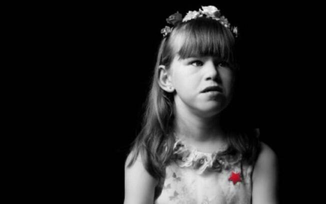 Skye, de 8 anos, tem dificuldade de aprendizagem, problemas cardíacos e renais