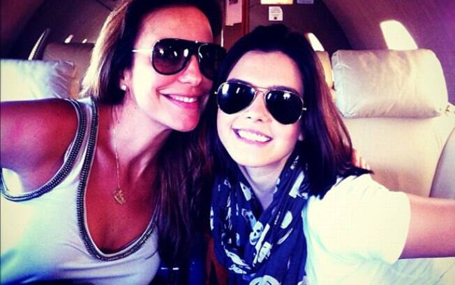Ivete Sangalo e Giovanna Lancelotti no jatinho da cantora