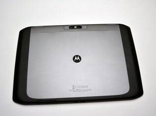 Xoom 2 possui câmera traseira de 5 megapixels e acabamento emborrachado nas laterais
