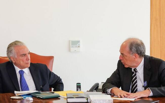 Michel Temer recebeu o presidente da Petrobras, Pedro Parente, na manhã desta terça-feira (27) no Palácio do Planalto