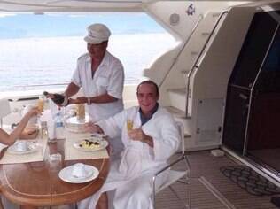 Chiquinho Scarpa having breakfast