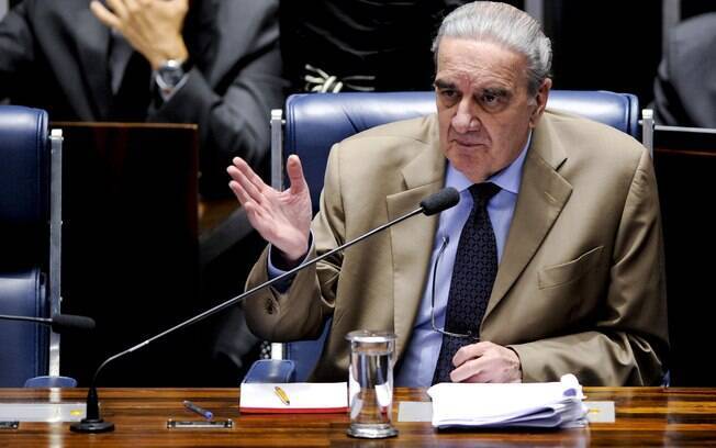 Economista Luiz Gonzaga Belluzzo como informante durante o segundo dia de julgamento do impeachment de Dilma