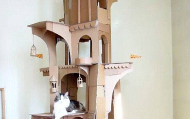 Primeiro castelo que Sam construiu pra Dinni