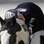 Yane Marques agradece sua montaria depois de fazer um percurso sem muitos erros no hipismo. Foto: AP