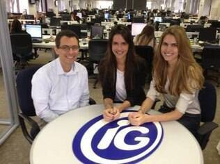 Caique Severo, do iG,com Camila e Graziela Alves, fundadoras do Jetss