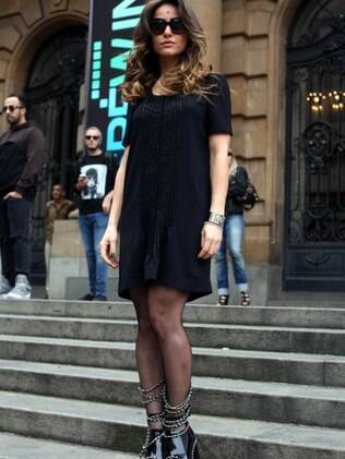 Sabrina Sato assiste ao desfile de Alexandre Herchcovitch no Teatro Municipal
