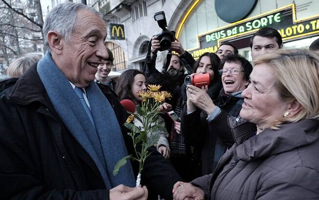 Marcelo Rebelo de Sousa, candidato de centro-direita, é favorito na eleição presidencial