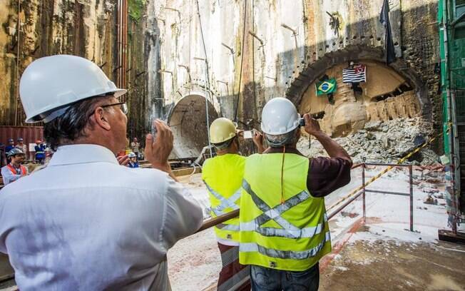 Governador Geraldo Alckmin acompanhou nesta sexta-feira (19) as obras na Linha-5 do Metrô