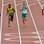 Bruno Lins (dir.) só terminou na segunda colocação série dos 200 m, atrás de Yohan Blake. Foto: AFP