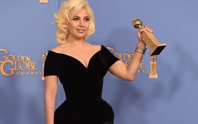 No Globo de Ouro 2016, a cantora escolheu um visual No Globo de Ouro 2016, a cantora escolheu um visual