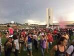 Protesto contra PEC dos gastos acaba em tumulto em Brasília