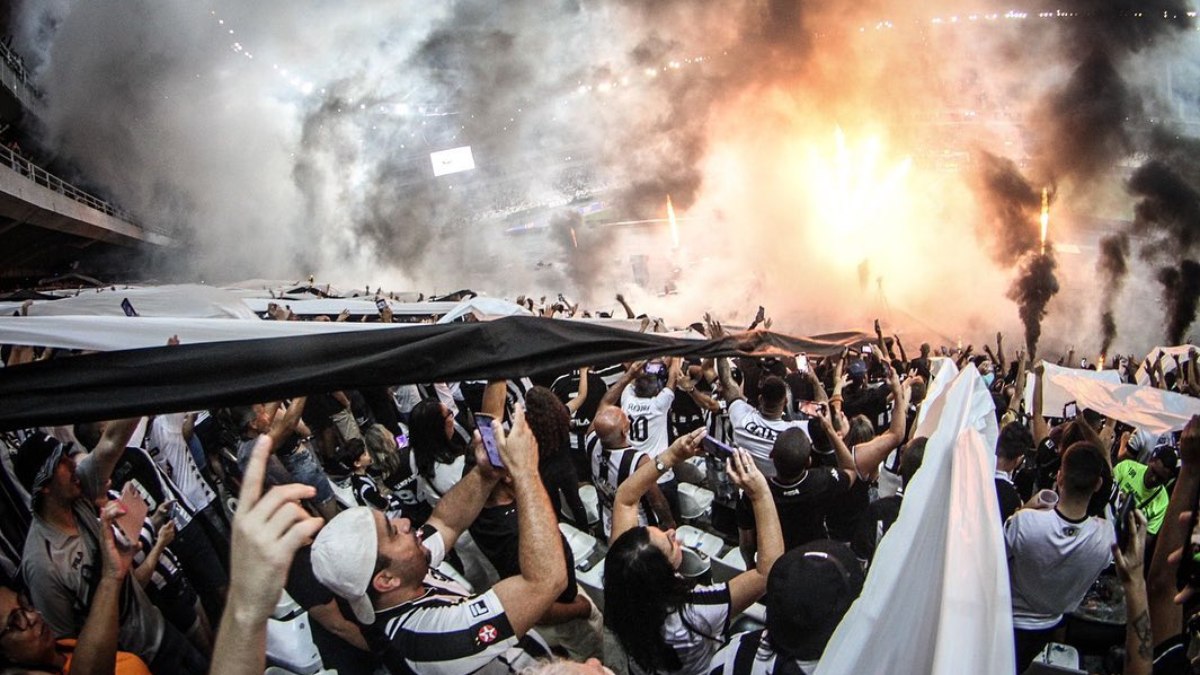 Torcida do Botafogo esgota ingressos para o clássico contra o Flamengo