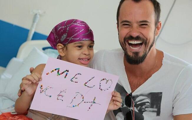 Mel recebeu visitas do ator Paulinho Vilhena. Foto: Hospital A.C. Camargo Cancer Center/Reprodução