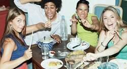 Estudo revela com qual idade você começa a perder suas amizades