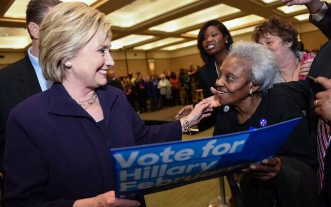 Hillary Clinton busca consolidar sua vantagem entre o eleitorado negro do sul dos Estados Unidos