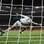 Walbeck (e) aproveita cruzamento e decide o jogo para a Inglaterra. Foto: Getty Images