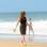 Claudia Abreu se divertiu com a familia nas areias da praia do Leblon, no Rio de Janeiro. Foto: AgNews