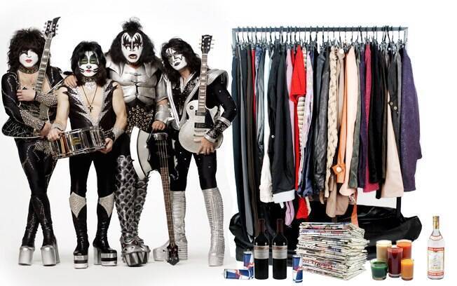 O Kiss pediu diversos sucos e energéticos, uma garrafa de vodca e duas de vinho, closet só para os figurinos, sala de maquiagem, jornais brasileiros e o USA Today