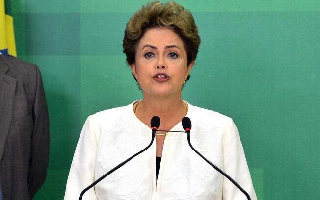 Após Eduardo Cunha acolher pedido de impeachment, Dilma Rousseff fez pronunciamento oficial