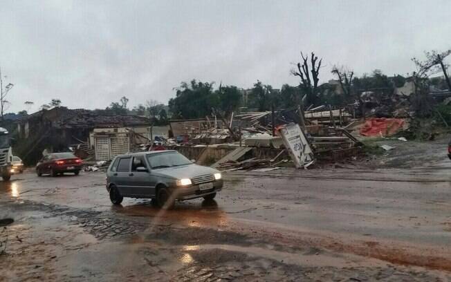 Destroços em Xanxerê, localizada a 170 km Guaraciaba, cidade atingida por tornado em 2009. Foto: Defesa Civil de Santa Catarina