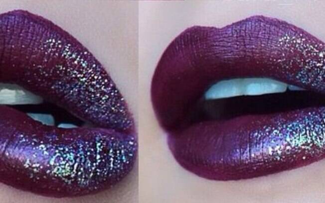 Boca de glitter nas laterais Boca de glitter nas laterais