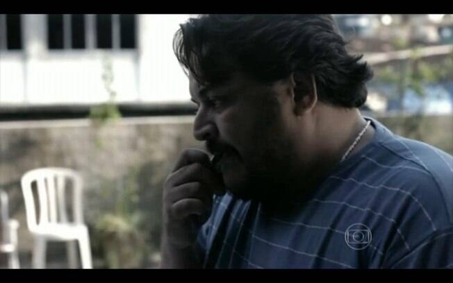 Em cena: Marcelo Torreão conversa com o personagem de Marcos Palmeira por telefone