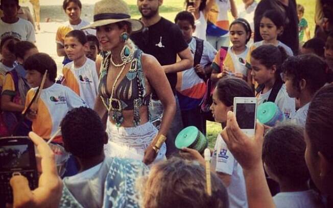 Beyoncé circula entre fãs em Trancoso nesta terça-feira (17)