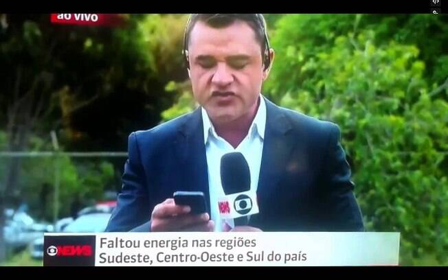 Um repórter da Globo News tentou por repetidas vezes pronunciar o nome do bairro Jacarepaguá. Ao vivo, acabou desistindo da missão
