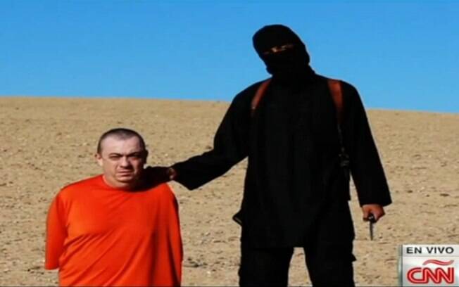 No dia 3 e outubro de 2014, o voluntário inglês Alan Henning foi decapitado pelos terroristas do Estado Islâmico. Foto: Reprodução/Youtube