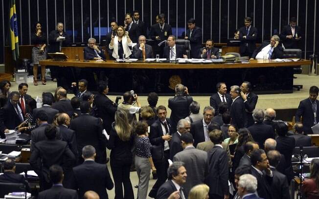 Os presidentes da Câmara, Eduardo Cunha, e do Senado, Renan Calheiros, durante sessão no Congresso Nacional para apreciar e votar vetos presidenciais
