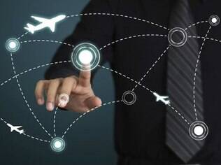 Especialista disse achar difícil de acreditar que um passageiro tenha conseguido manipular o sistema de controle do avião por meio de um plug na poltrona