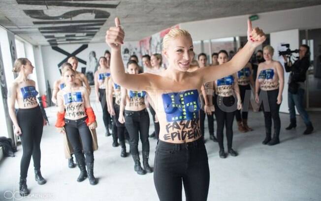 22 de Abril - Manifestantes protestam contra partidos de direita na França no que chamam de epidemia fascista. Foto: Femen/Divulgação