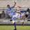 Lance em que Barovero atropelou Neymar. O goleiro foi expulso. Foto: AE