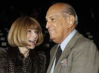 De la Renta e a amiga Anna Wintour, editora-chefe da Vogue