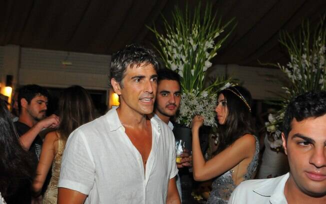 Reynaldo Gianecchini passa a virada do ano em badalada festa de Jurerê Internacional, em Florianópolis 