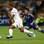Yevhen Konoplyanka corre atrás do inglês Glen Johnson. Foto: Getty Images